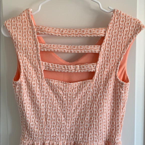 Spring dress - Picture 2 of 2